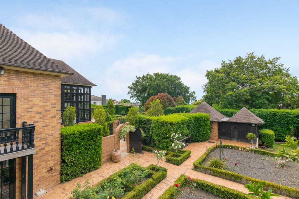 0N6A0333Edit WALL REAL ESTATE