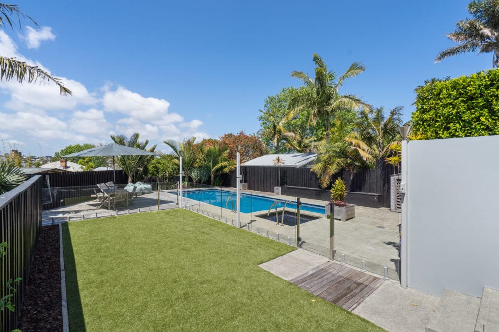 DSC07332 WALL REAL ESTATE