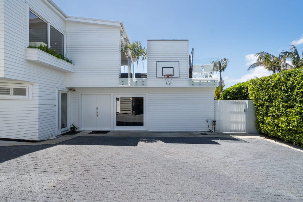 DSC07338 WALL REAL ESTATE