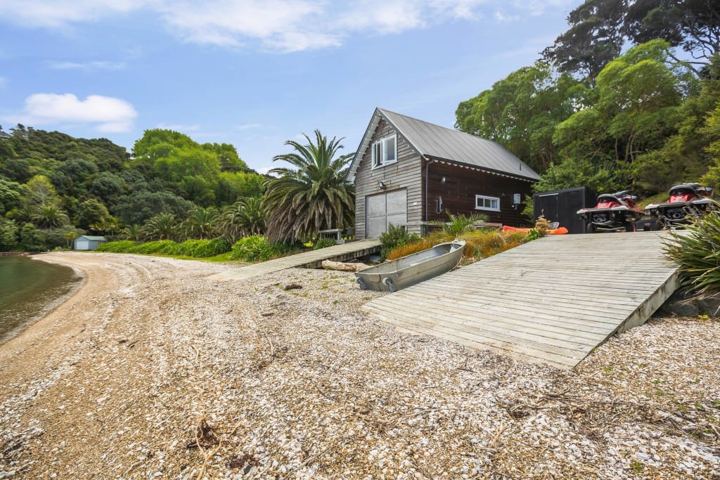118 Cowes Bay Road, Waiheke Island WALL REAL ESTATE