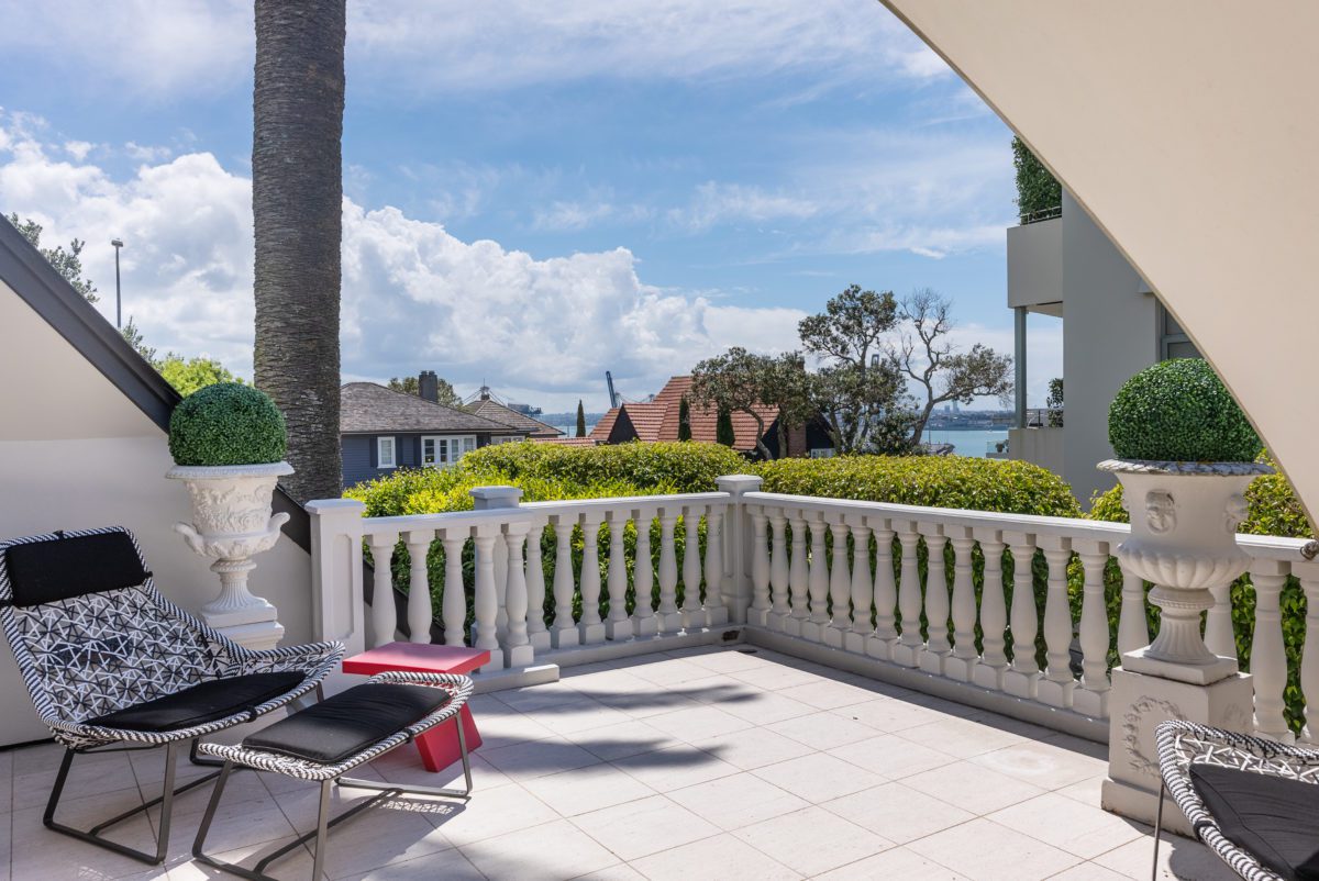 1/121 St Stephens Avenue WALL REAL ESTATE