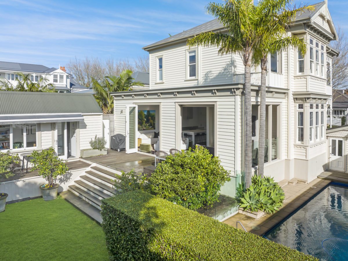 27 Herne Bay Road WALL REAL ESTATE