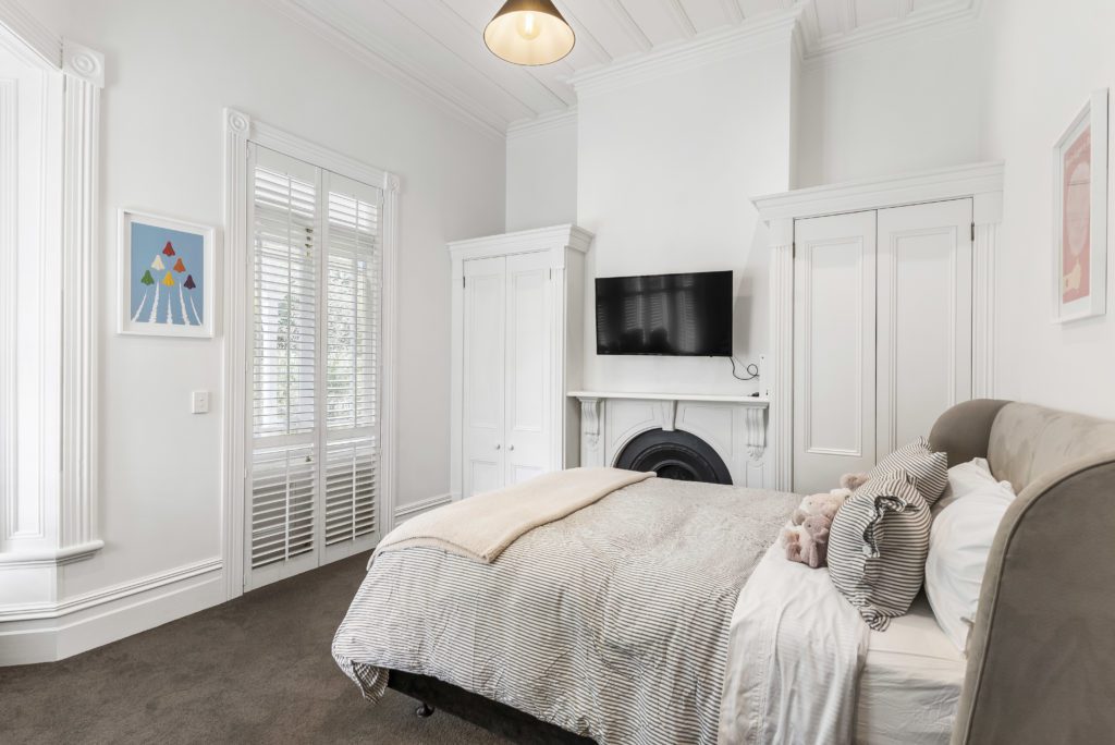 TSN05765 WALL REAL ESTATE